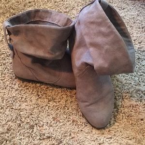Women’s short slouchy boots